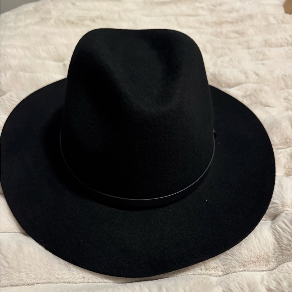 Men’s black hat new with tags